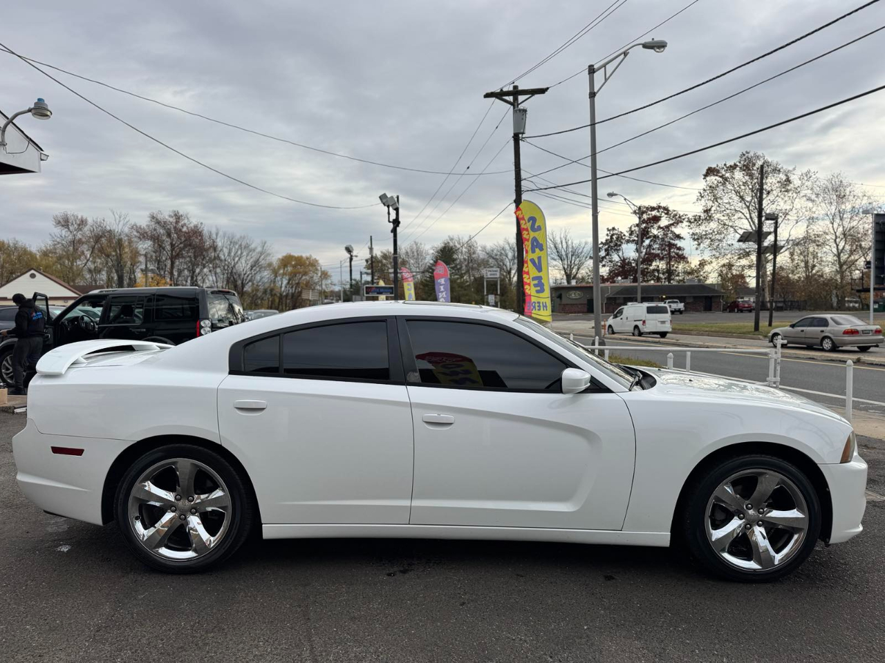 Dodge Charger 4dr Sdn SXT RWD 2013