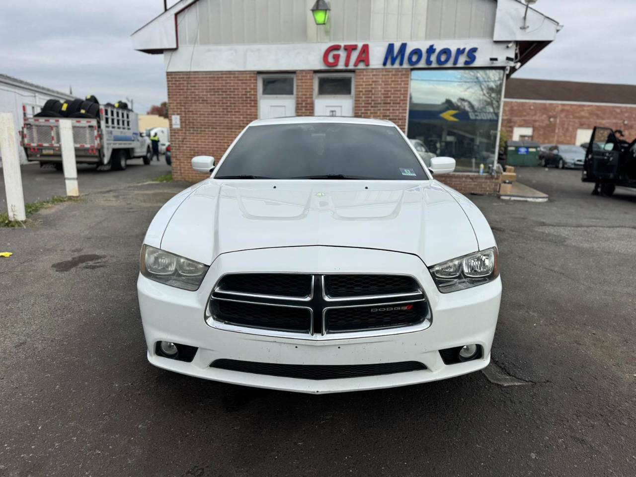 Dodge Charger 4dr Sdn SXT RWD 2013