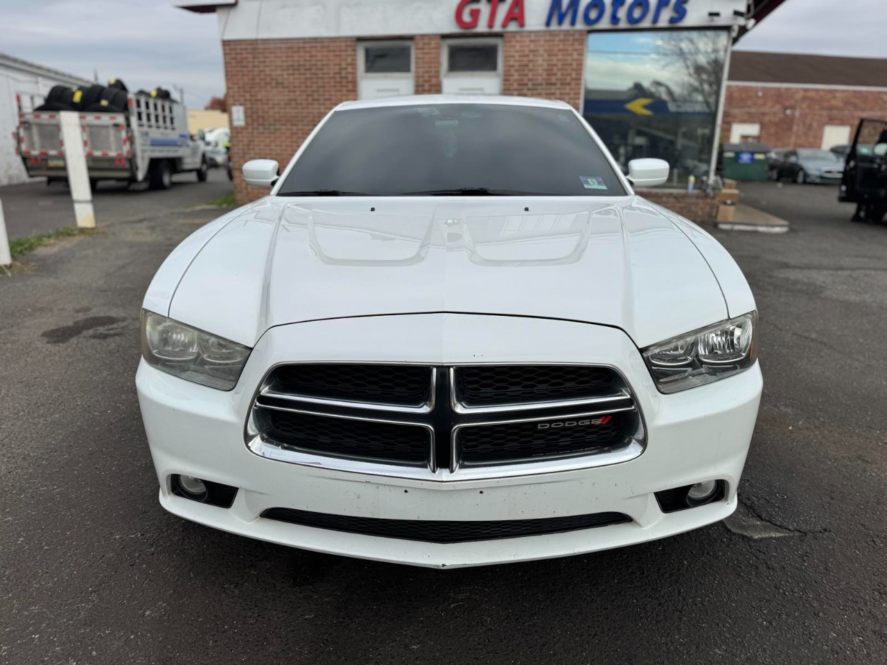 Dodge Charger 4dr Sdn SXT RWD 2013