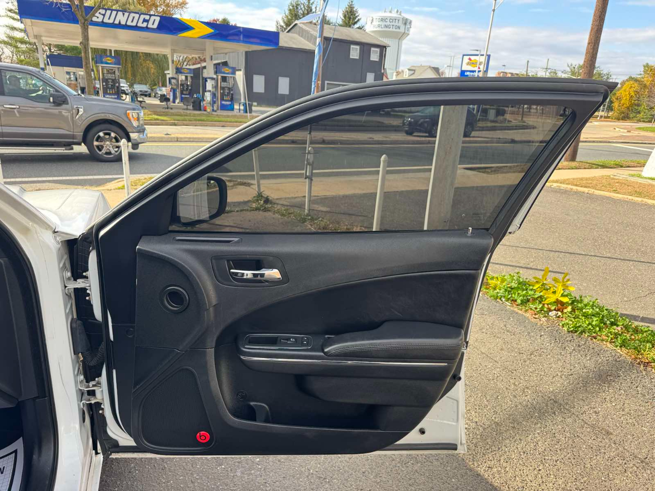 Dodge Charger 4dr Sdn SXT RWD 2013