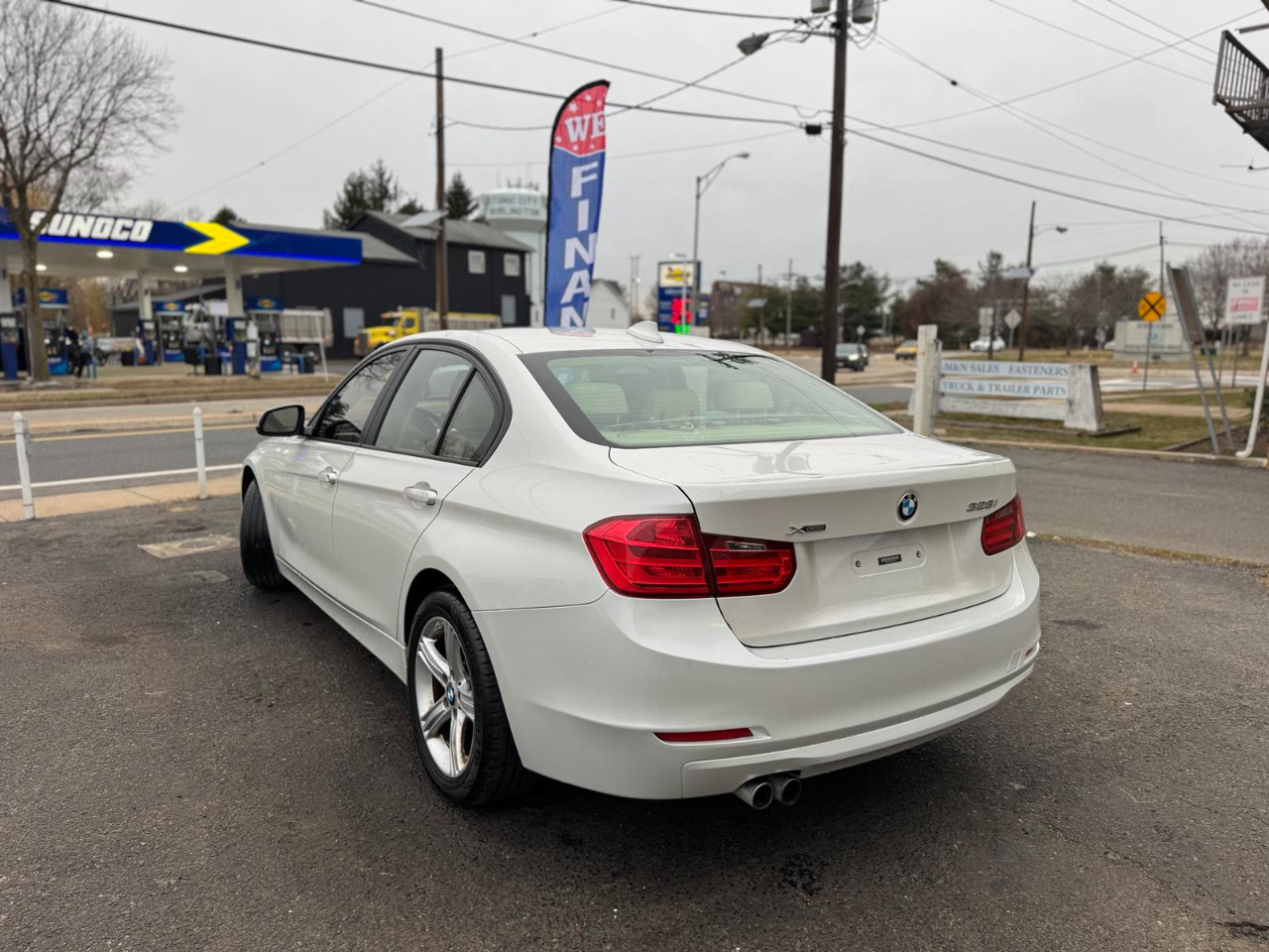 BMW 3 Series 4dr Sdn 328i xDrive AWD 2013