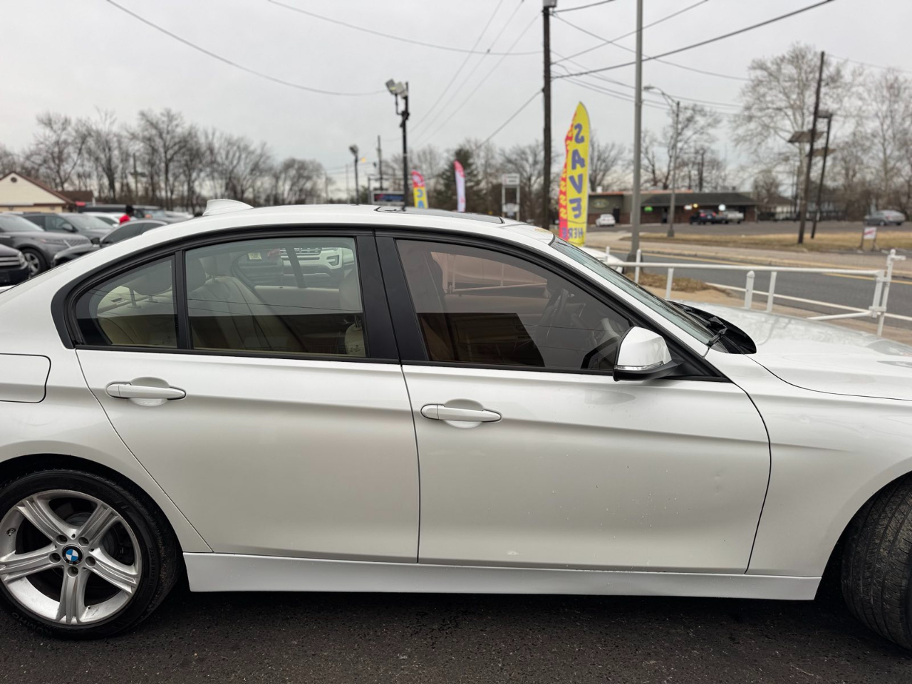 BMW 3 Series 4dr Sdn 328i xDrive AWD 2013