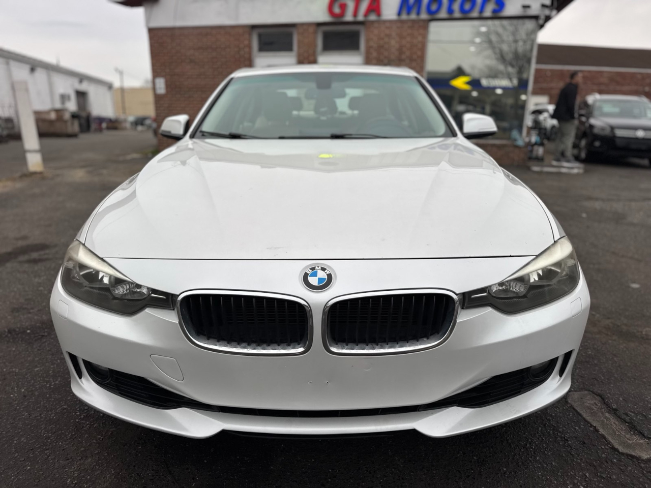 BMW 3 Series 4dr Sdn 328i xDrive AWD 2013