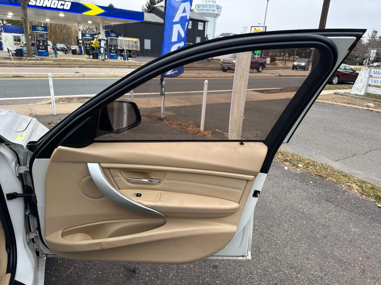 BMW 3 Series 4dr Sdn 328i xDrive AWD 2013