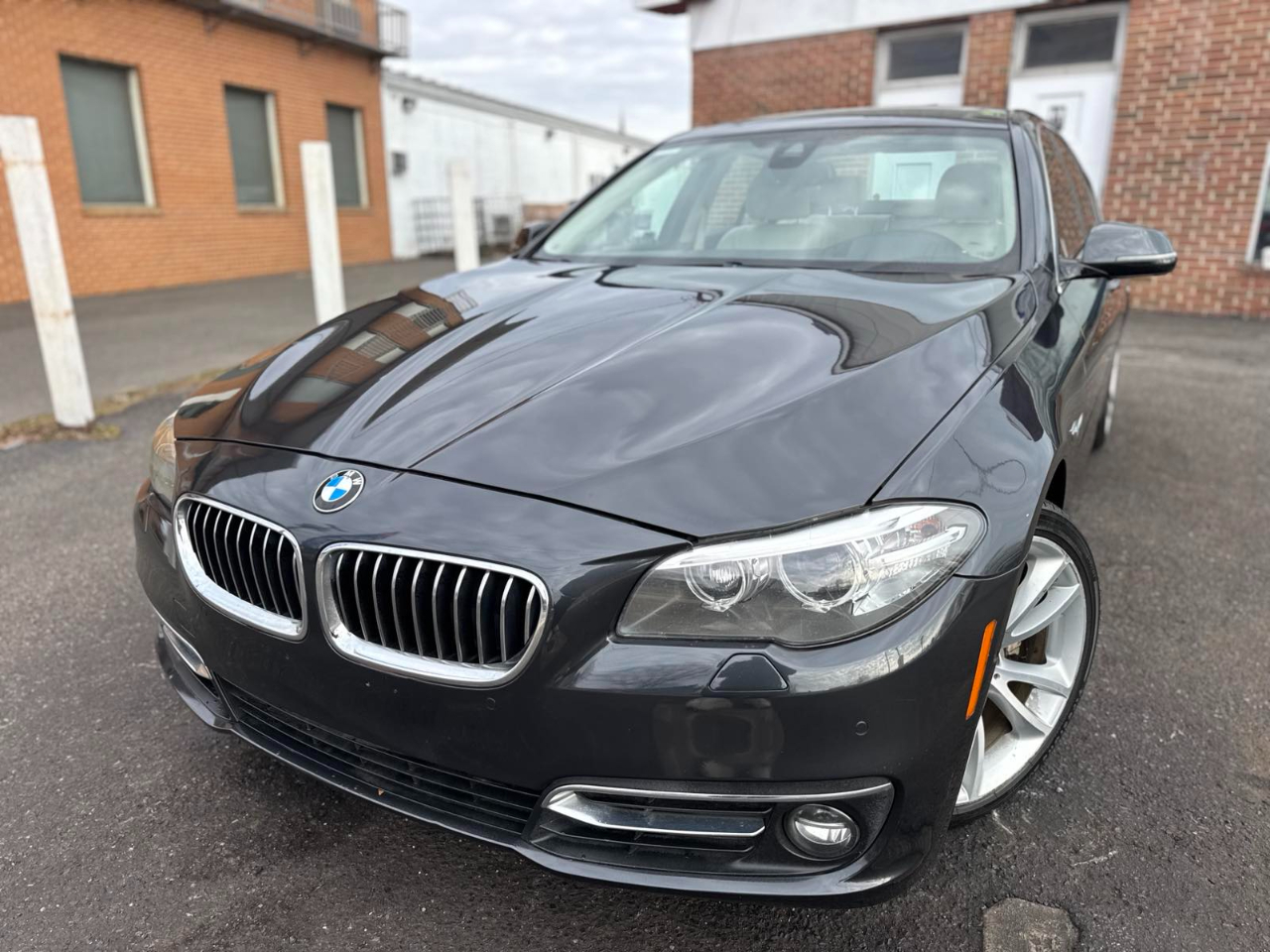 BMW 5 Series 4dr Sdn 535i xDrive AWD 2015