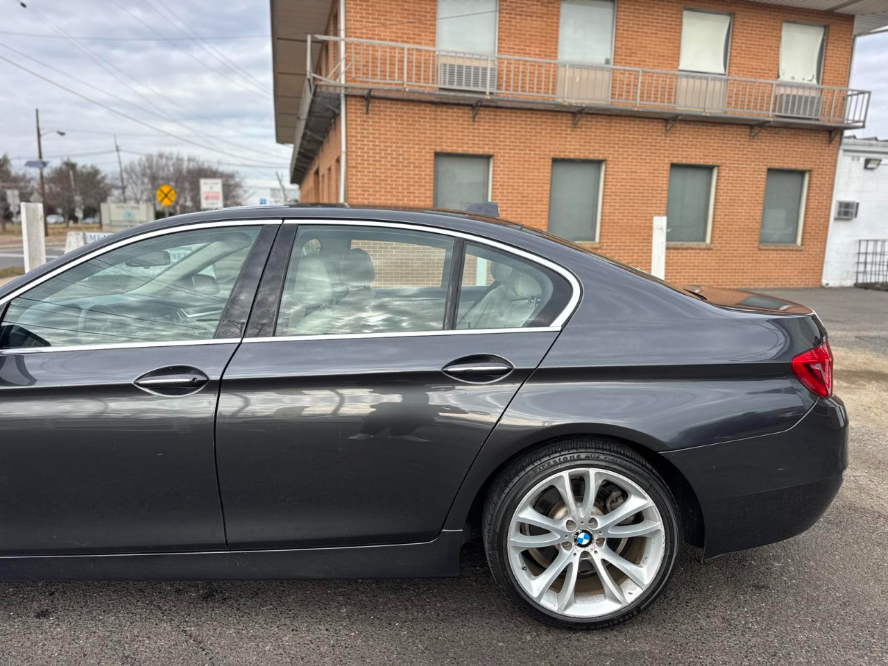 BMW 5 Series 4dr Sdn 535i xDrive AWD 2015