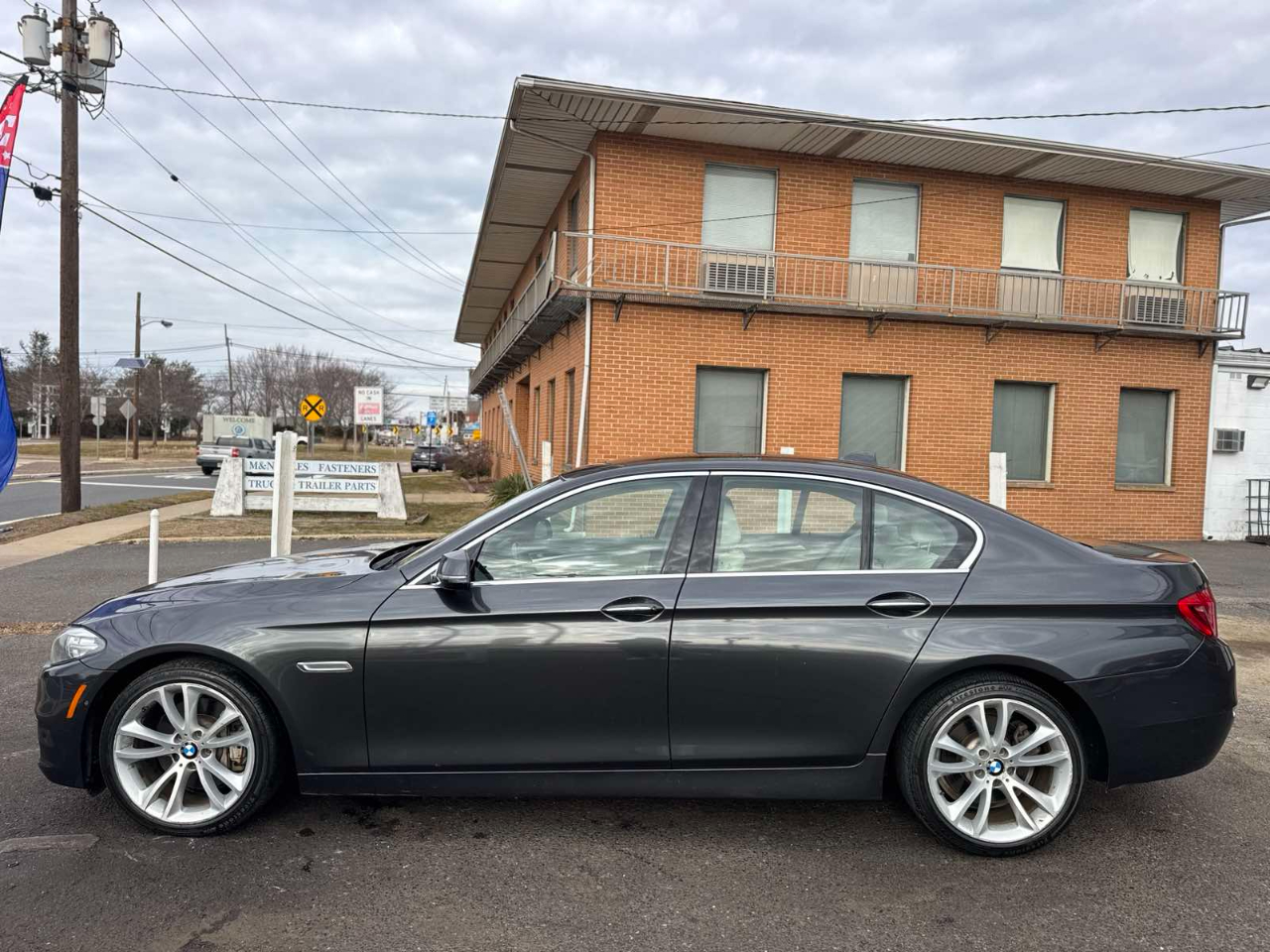 BMW 5 Series 4dr Sdn 535i xDrive AWD 2015