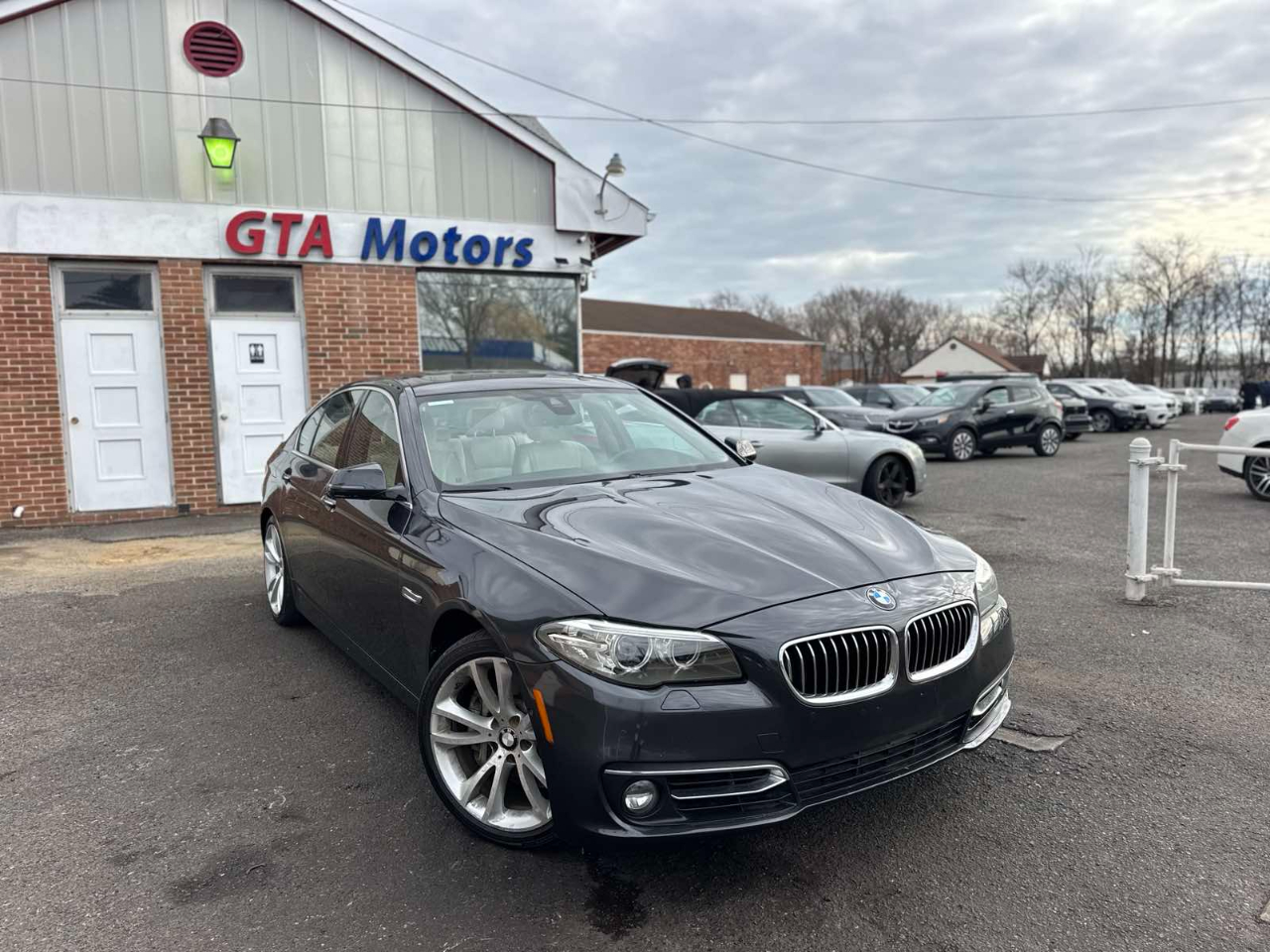 BMW 5 Series 4dr Sdn 535i xDrive AWD 2015