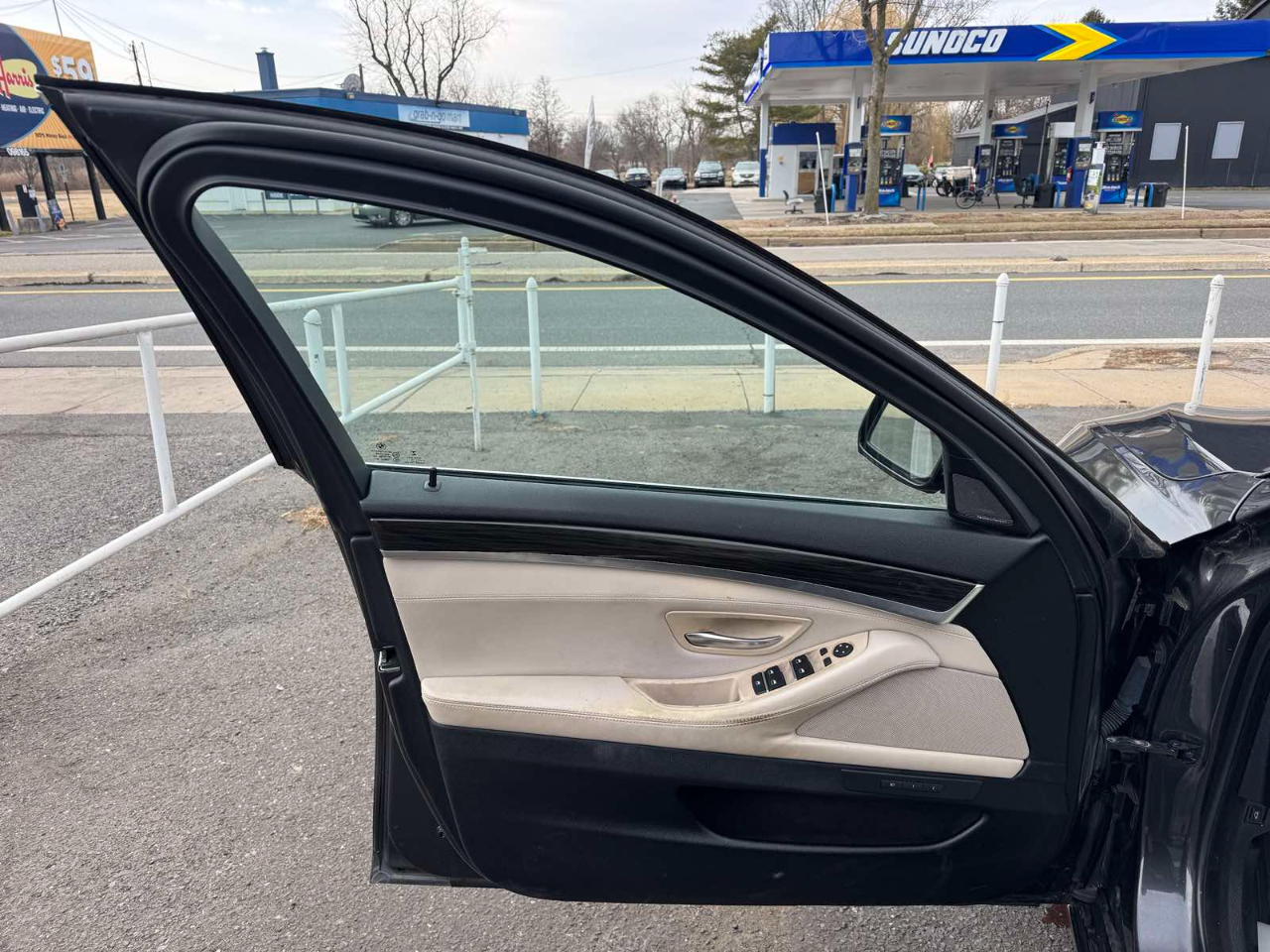 BMW 5 Series 4dr Sdn 535i xDrive AWD 2015