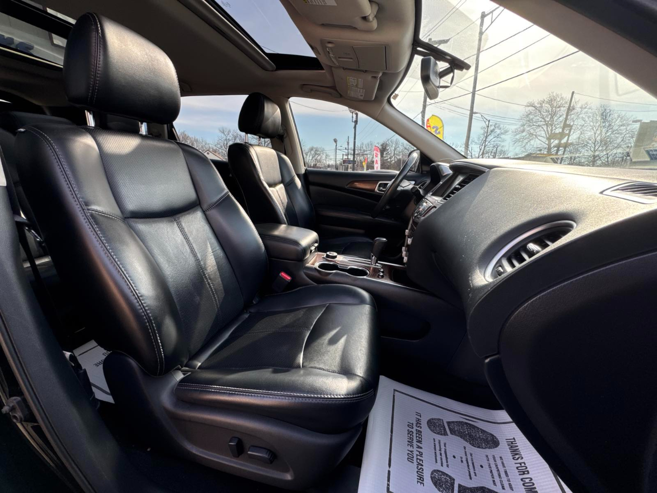 Nissan Pathfinder 4x4 Platinum 2017