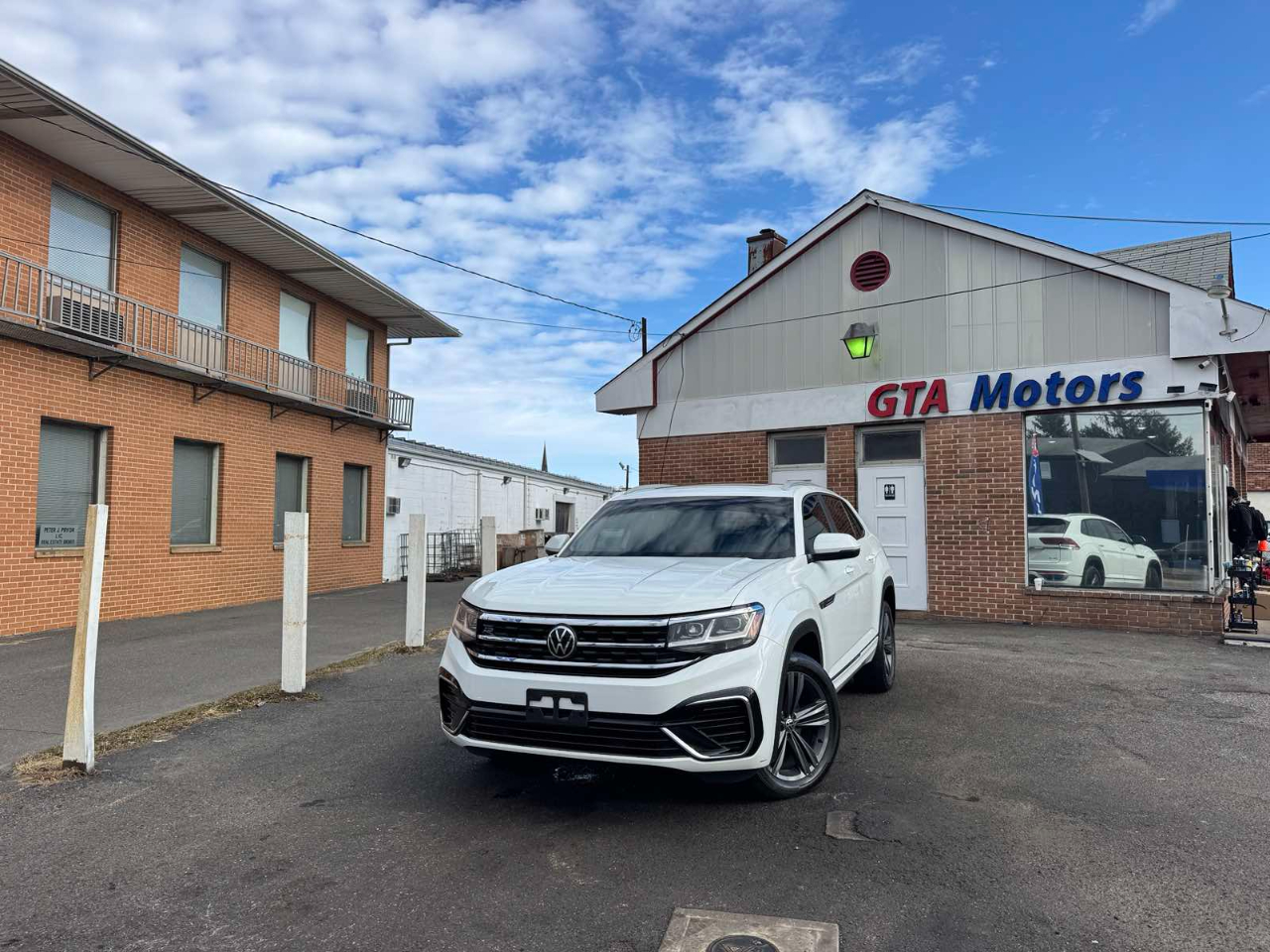 Volkswagen Atlas Cross Sport 3.6L V6 SE w/Technology R-Line 4MOTION 2021