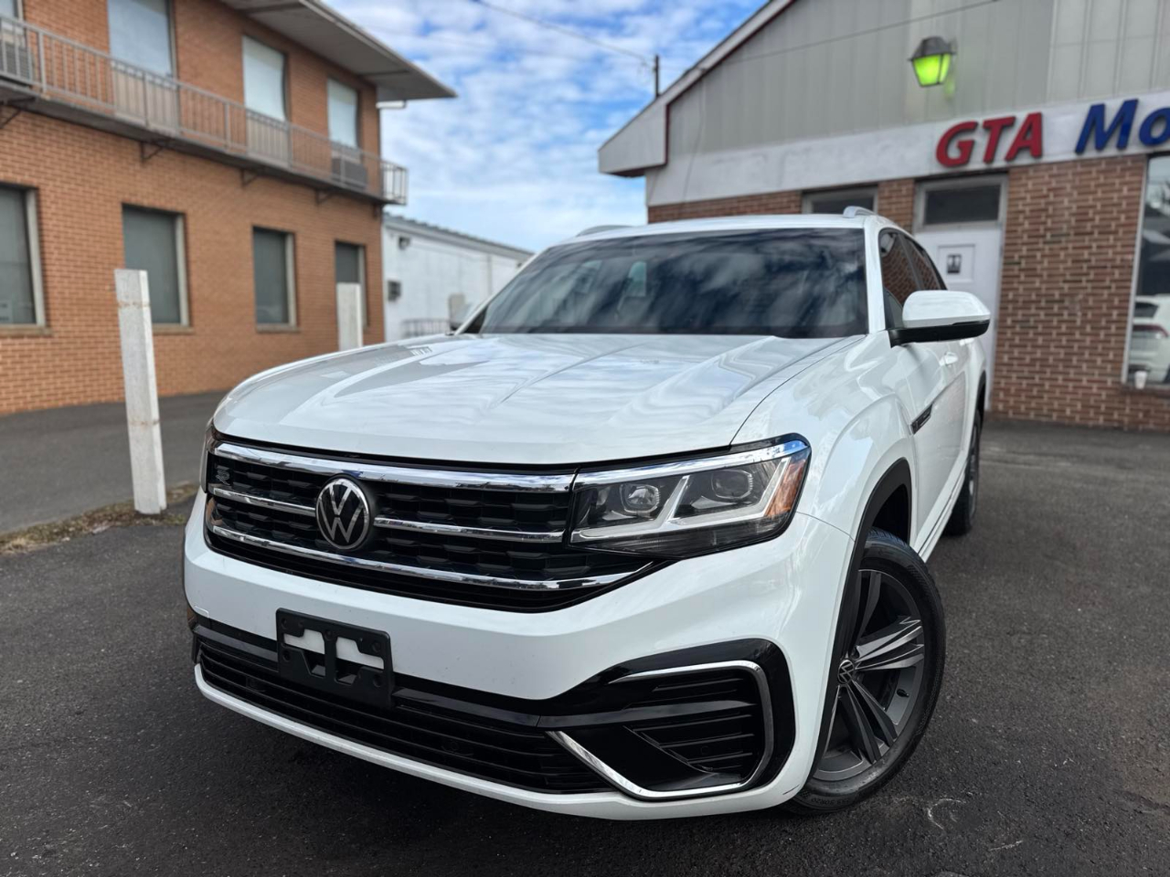 Volkswagen Atlas Cross Sport 3.6L V6 SE w/Technology R-Line 4MOTION 2021