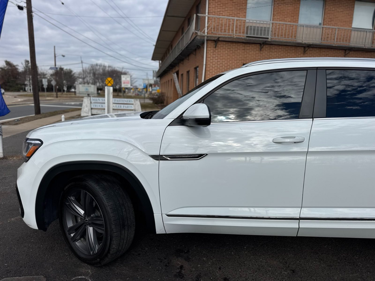 Volkswagen Atlas Cross Sport 3.6L V6 SE w/Technology R-Line 4MOTION 2021