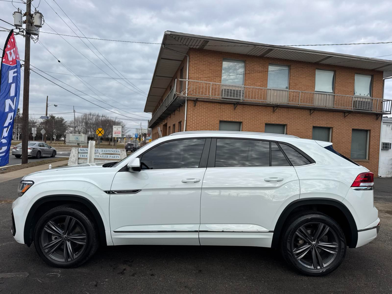 Volkswagen Atlas Cross Sport 3.6L V6 SE w/Technology R-Line 4MOTION 2021