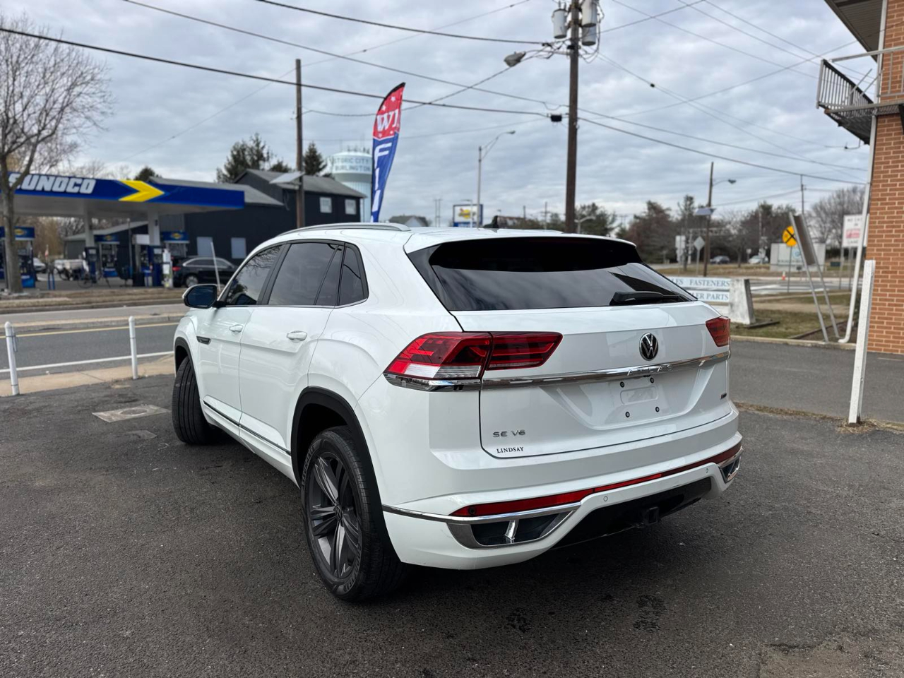 Volkswagen Atlas Cross Sport 3.6L V6 SE w/Technology R-Line 4MOTION 2021
