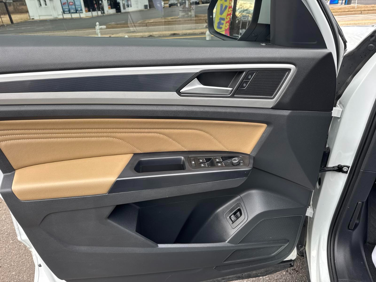 Volkswagen Atlas Cross Sport 3.6L V6 SE w/Technology R-Line 4MOTION 2021