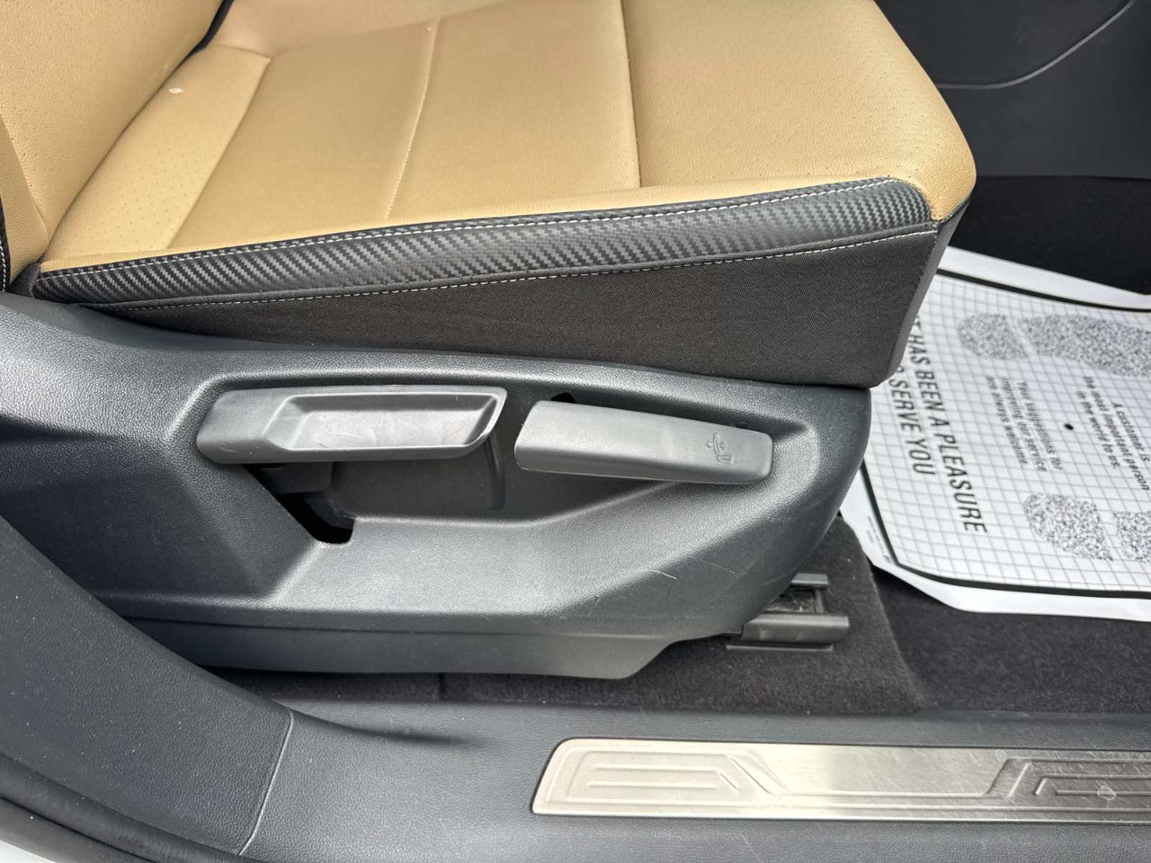 Volkswagen Atlas Cross Sport 3.6L V6 SE w/Technology R-Line 4MOTION 2021