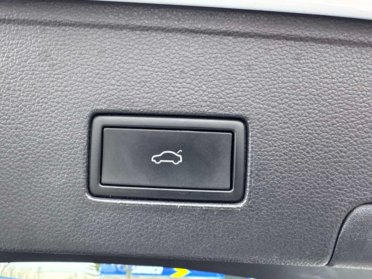 Volkswagen Atlas Cross Sport 3.6L V6 SE w/Technology R-Line 4MOTION 2021