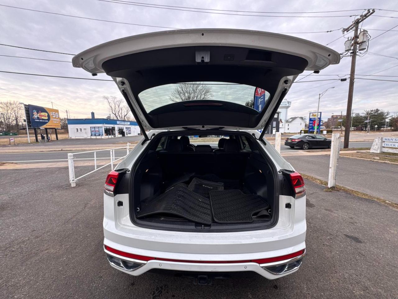 Volkswagen Atlas Cross Sport 3.6L V6 SE w/Technology R-Line 4MOTION 2021