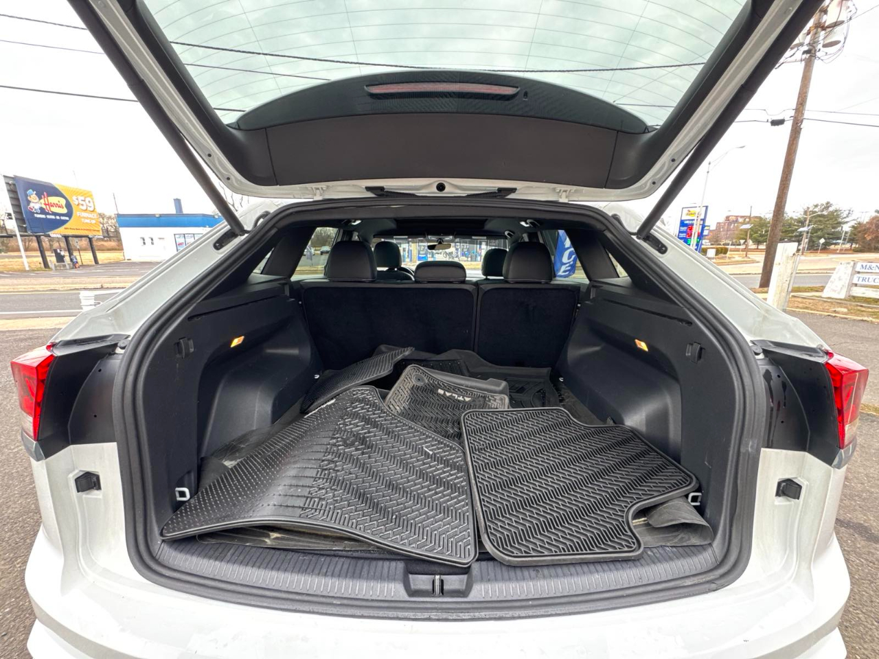 Volkswagen Atlas Cross Sport 3.6L V6 SE w/Technology R-Line 4MOTION 2021