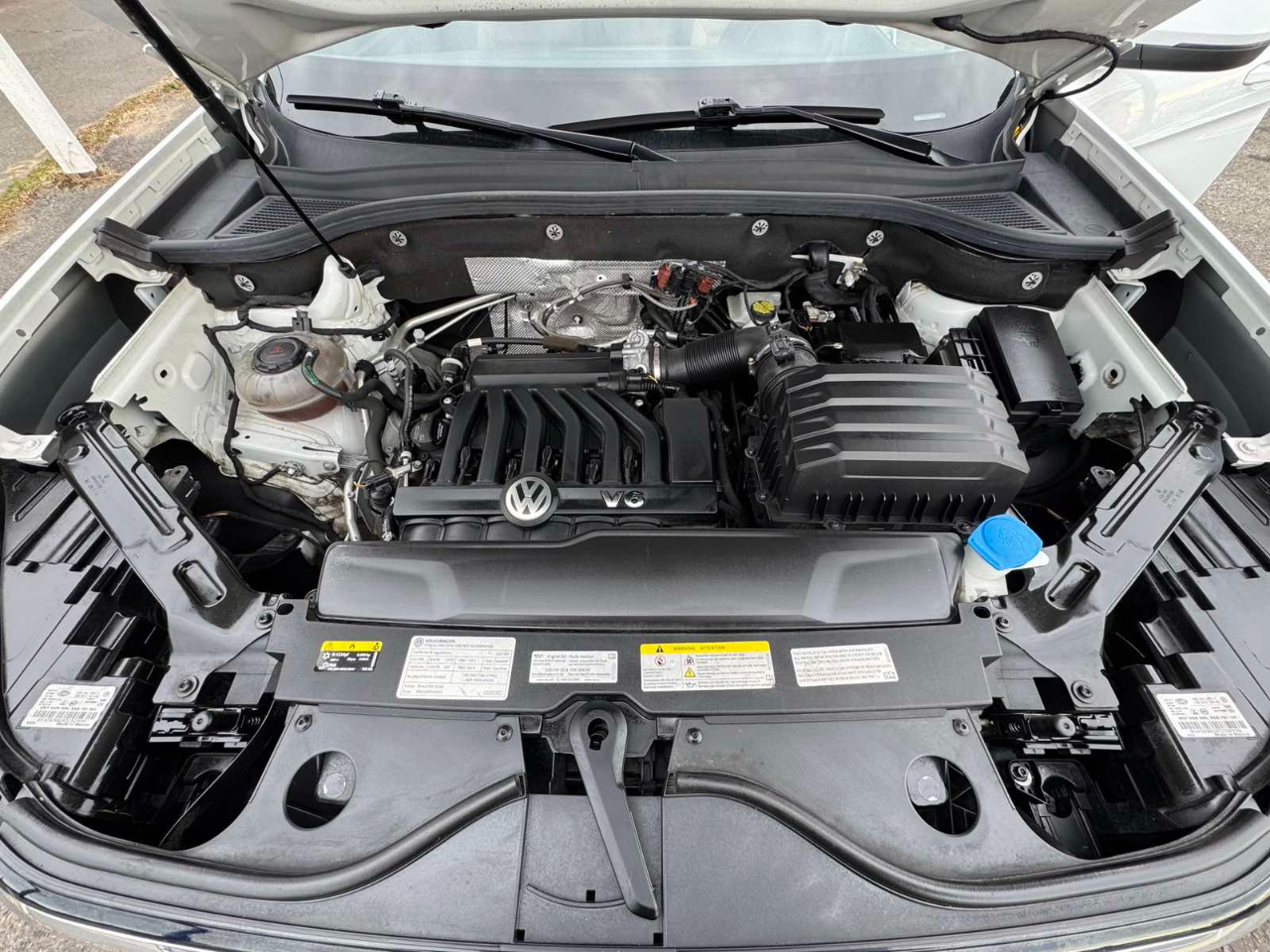 Volkswagen Atlas Cross Sport 3.6L V6 SE w/Technology R-Line 4MOTION 2021