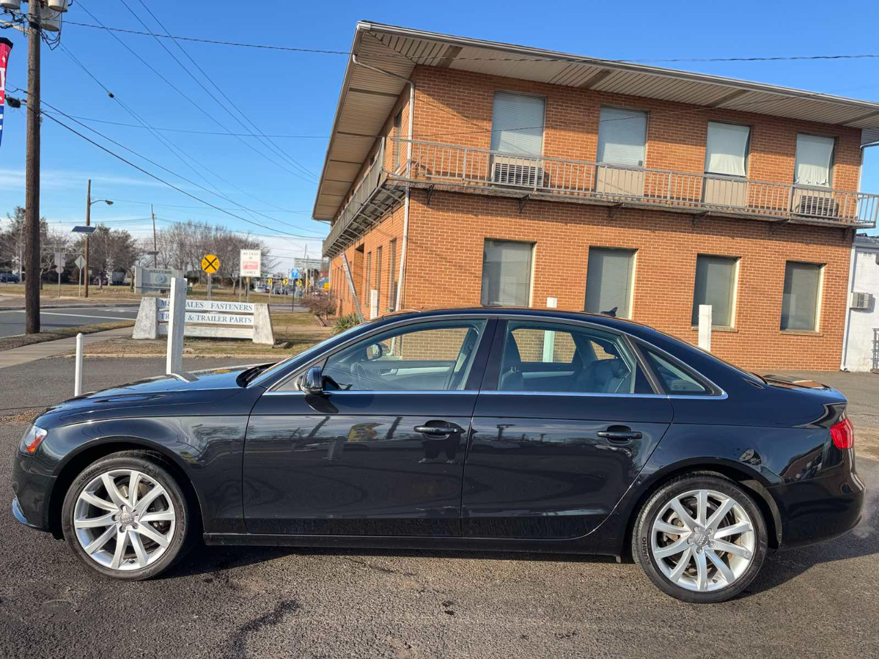 Audi A4 4dr Sdn Auto quattro 2.0T Premium Plus 2013