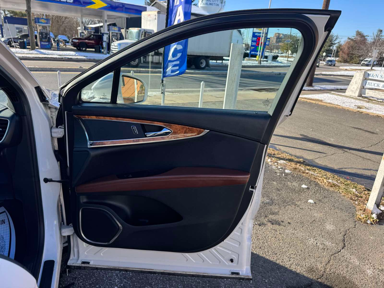 Lincoln MKX AWD 4dr Reserve 2016