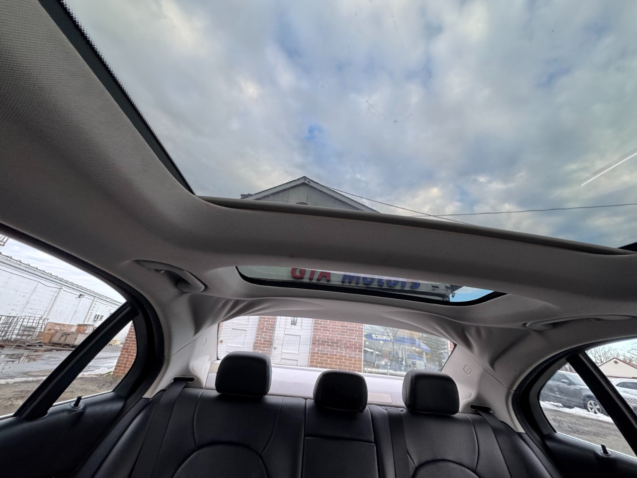 Mercedes-Benz C-Class 4dr Sdn C 300 4MATIC 2015