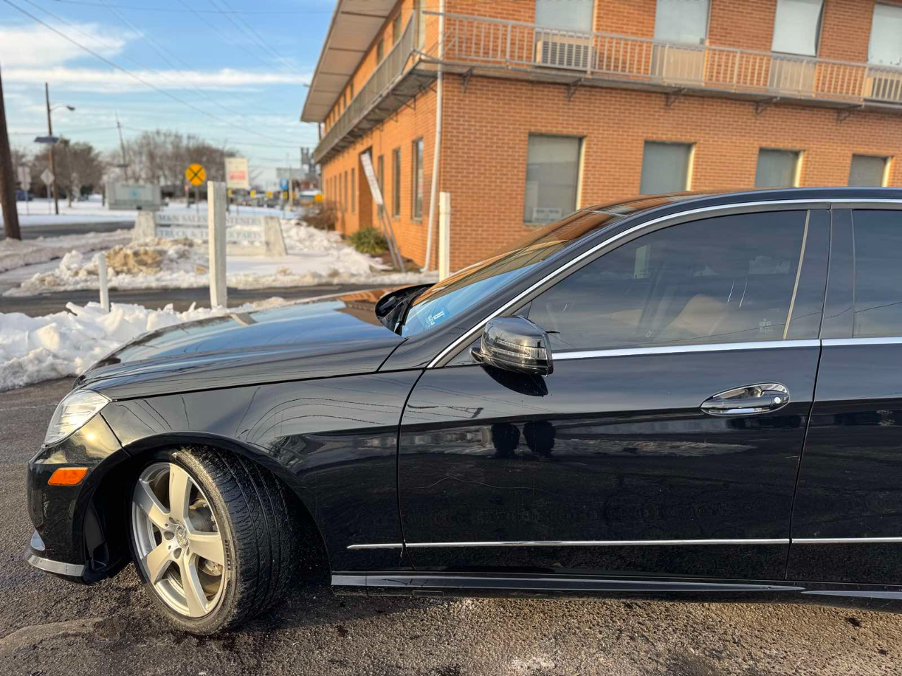 Mercedes-Benz E-Class 4dr Sdn E 350 Sport 4MATIC 2011