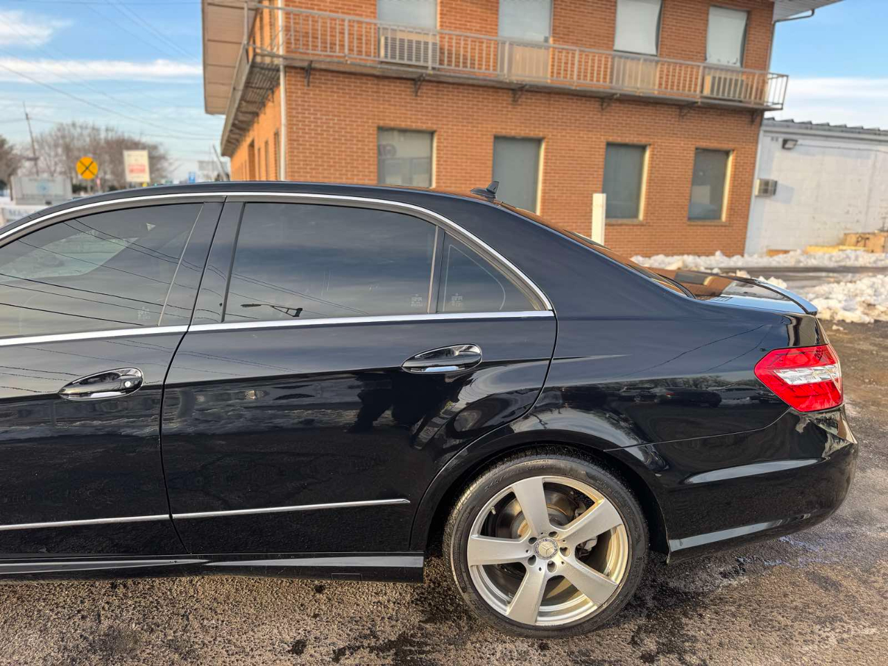 Mercedes-Benz E-Class 4dr Sdn E 350 Sport 4MATIC 2011