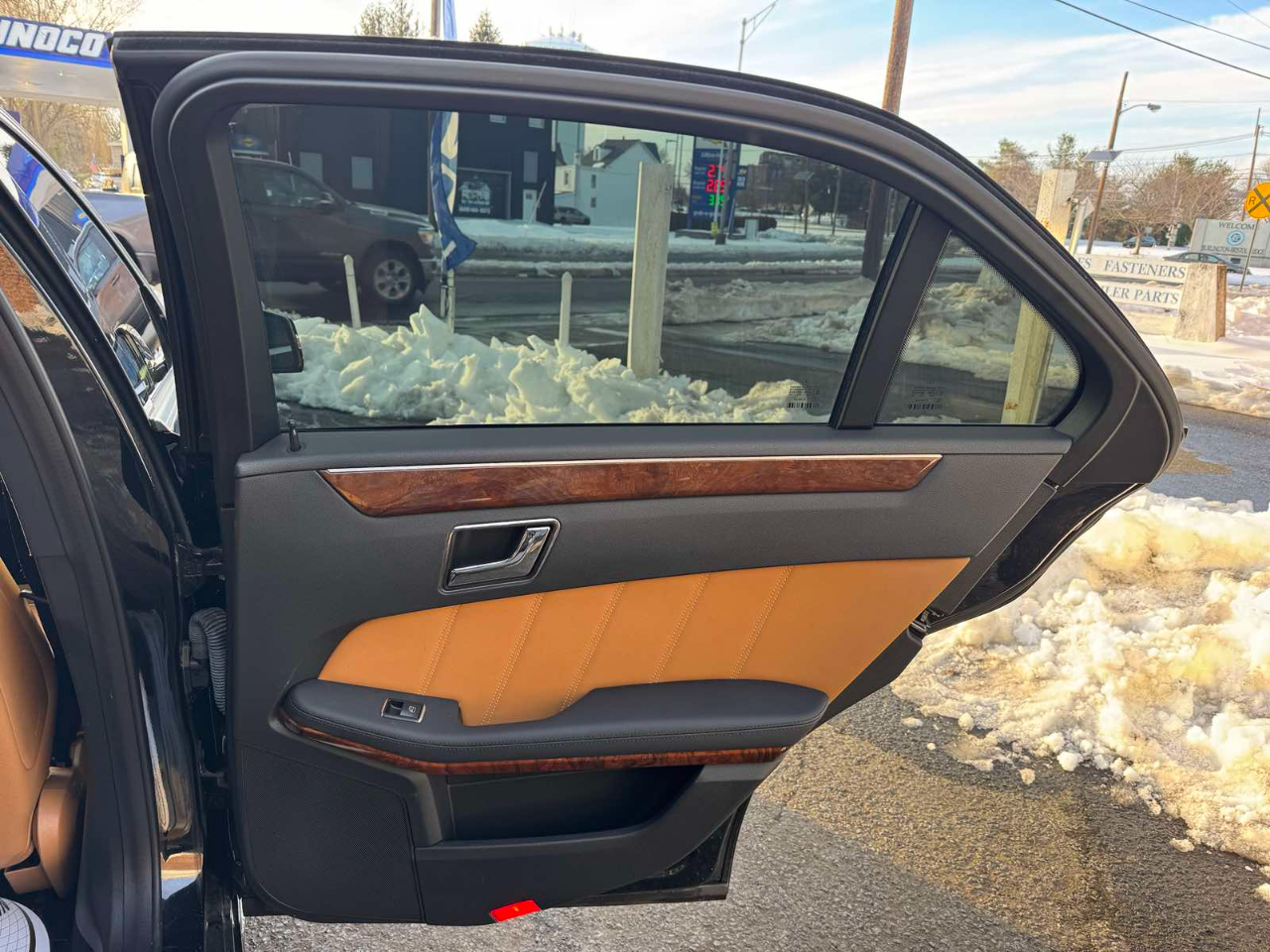 Mercedes-Benz E-Class 4dr Sdn E 350 Sport 4MATIC 2011