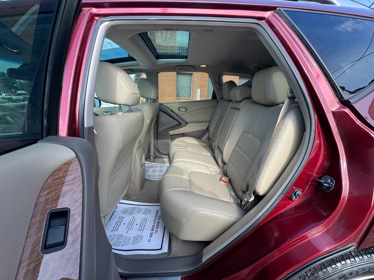 Nissan Murano AWD 4dr LE 2011