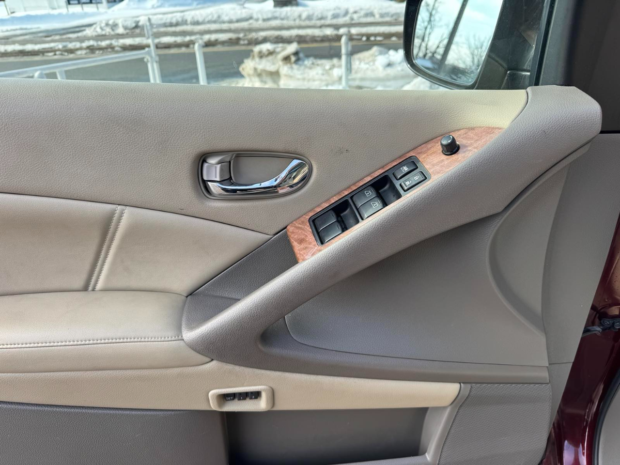 Nissan Murano AWD 4dr LE 2011