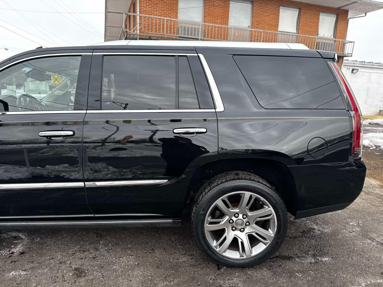 Cadillac Escalade 4WD 4dr Premium 2015