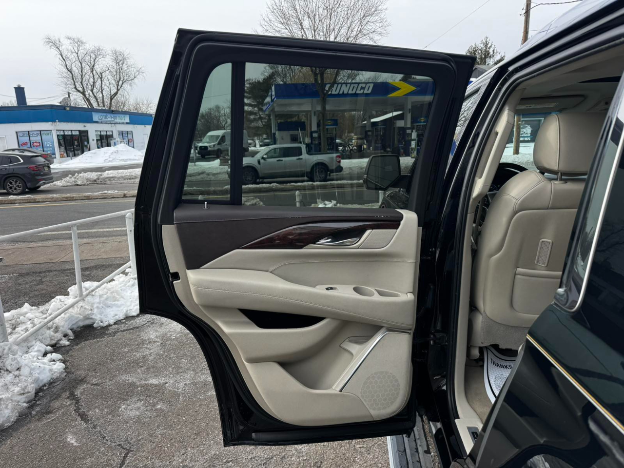 Cadillac Escalade 4WD 4dr Premium 2015