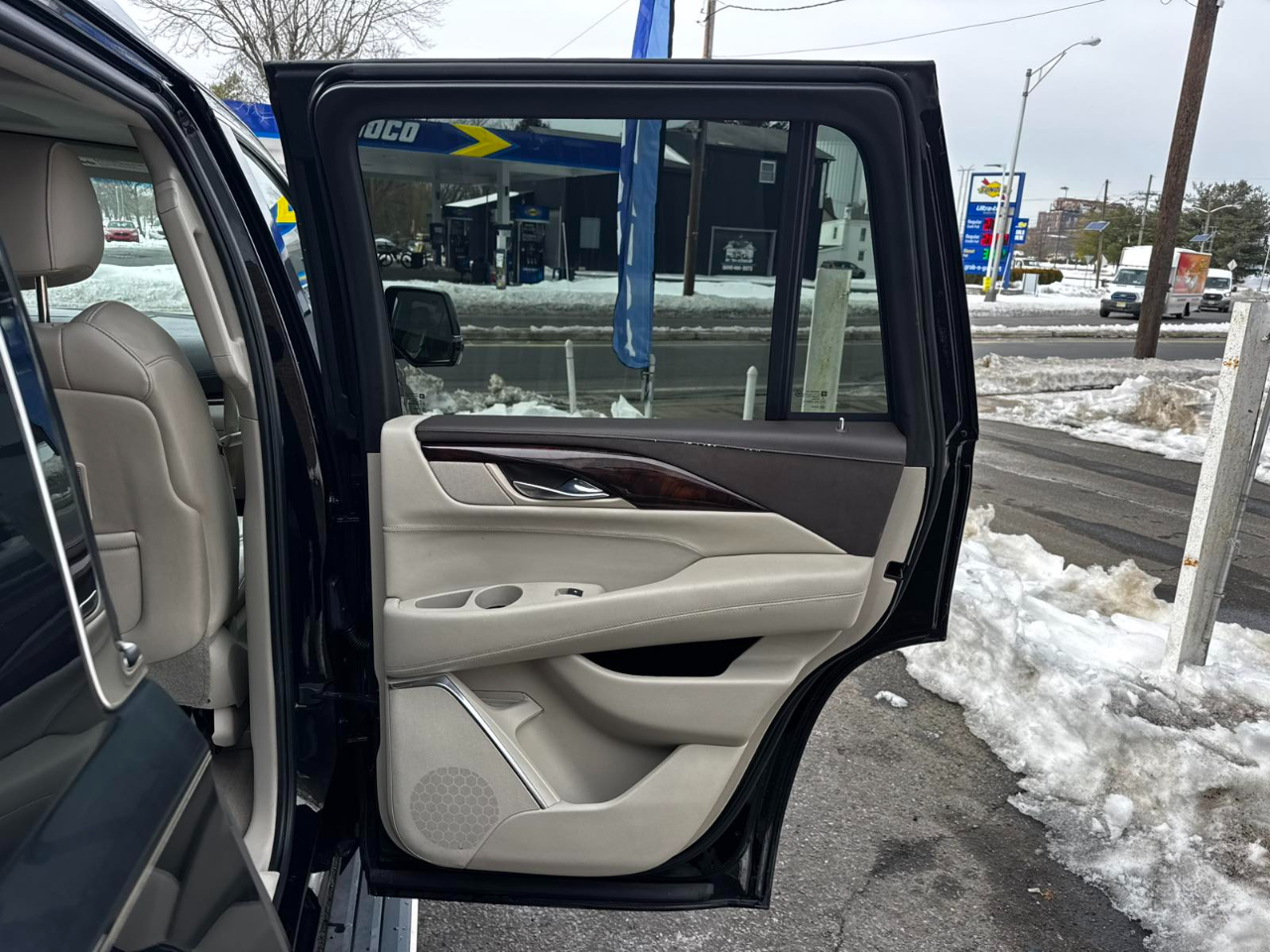 Cadillac Escalade 4WD 4dr Premium 2015