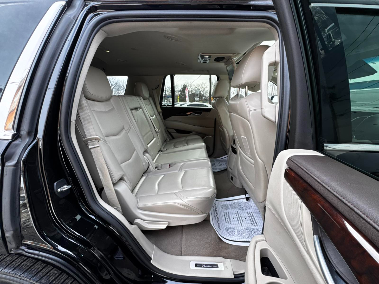 Cadillac Escalade 4WD 4dr Premium 2015