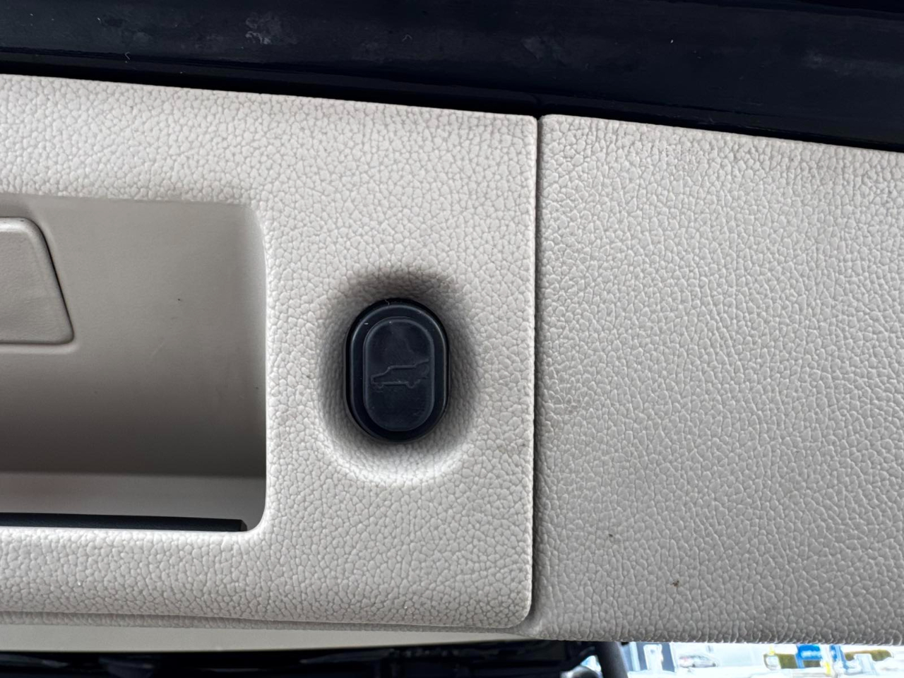 Cadillac Escalade 4WD 4dr Premium 2015