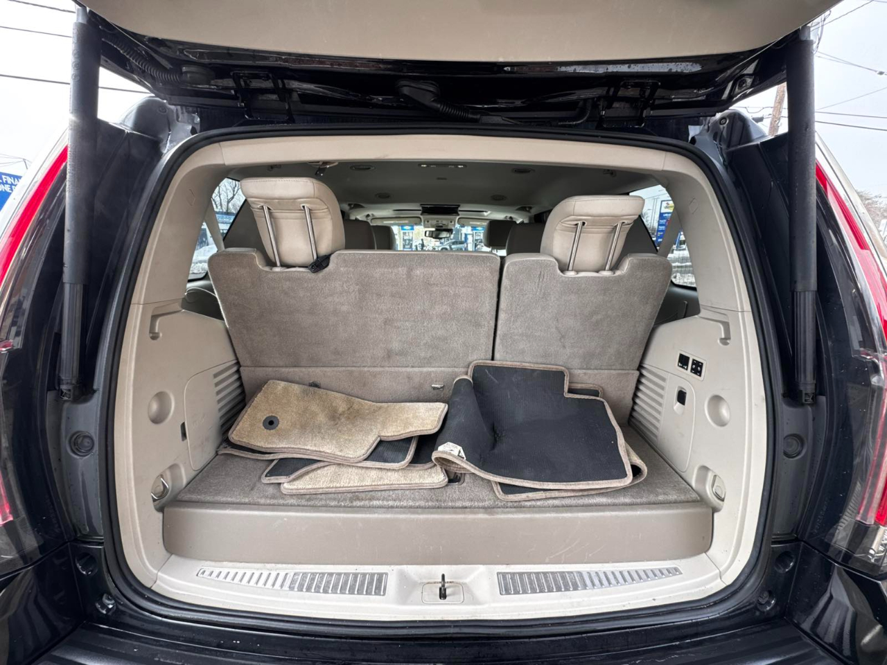 Cadillac Escalade 4WD 4dr Premium 2015