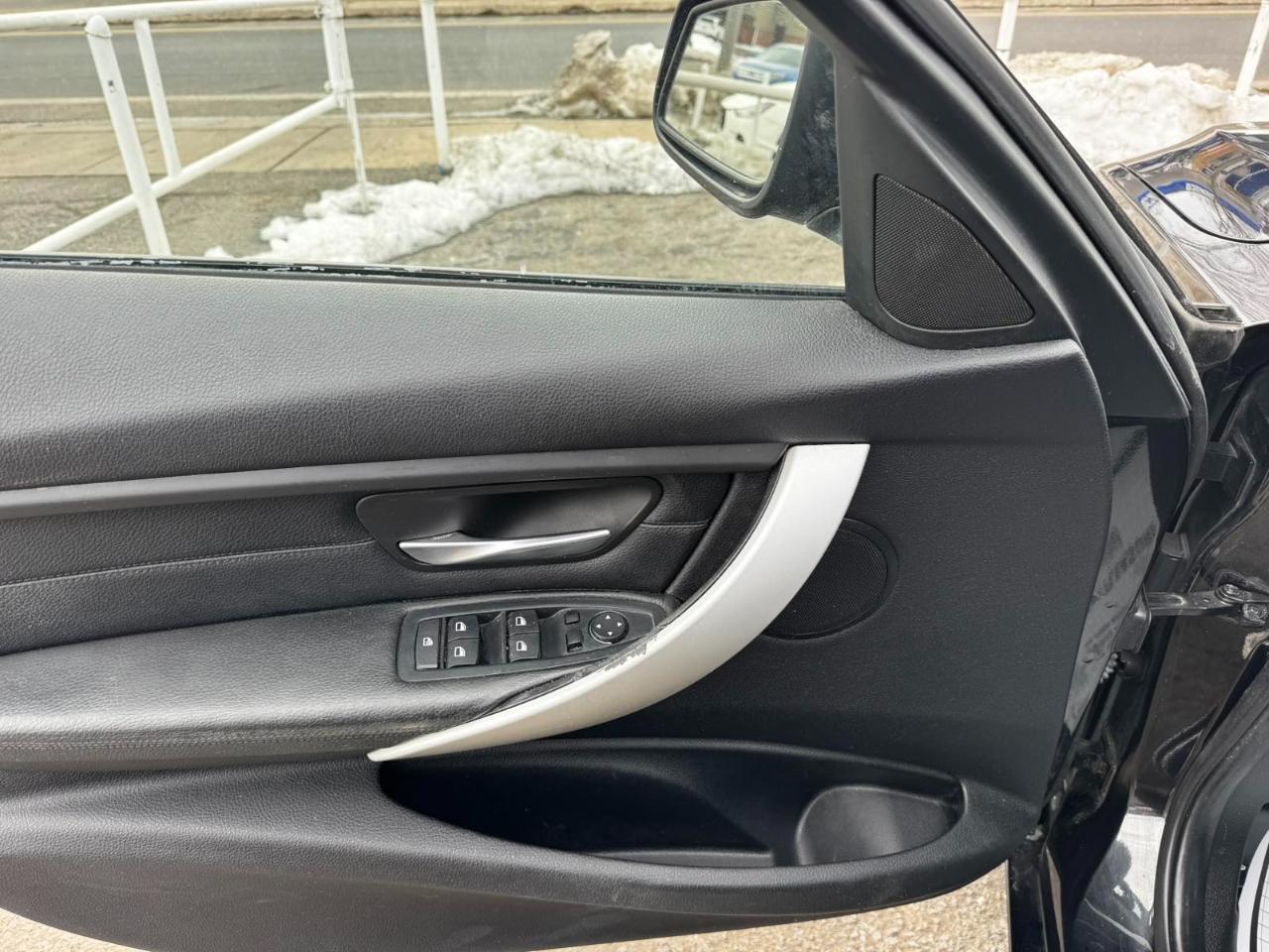 BMW 3 Series 4dr Sdn 328i xDrive AWD SULEV South Africa 2013