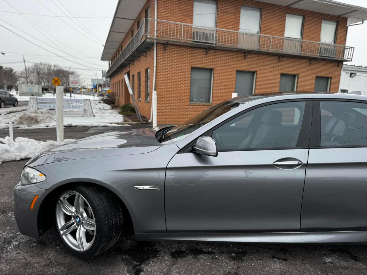 BMW 5 Series 4dr Sdn 535i RWD 2013
