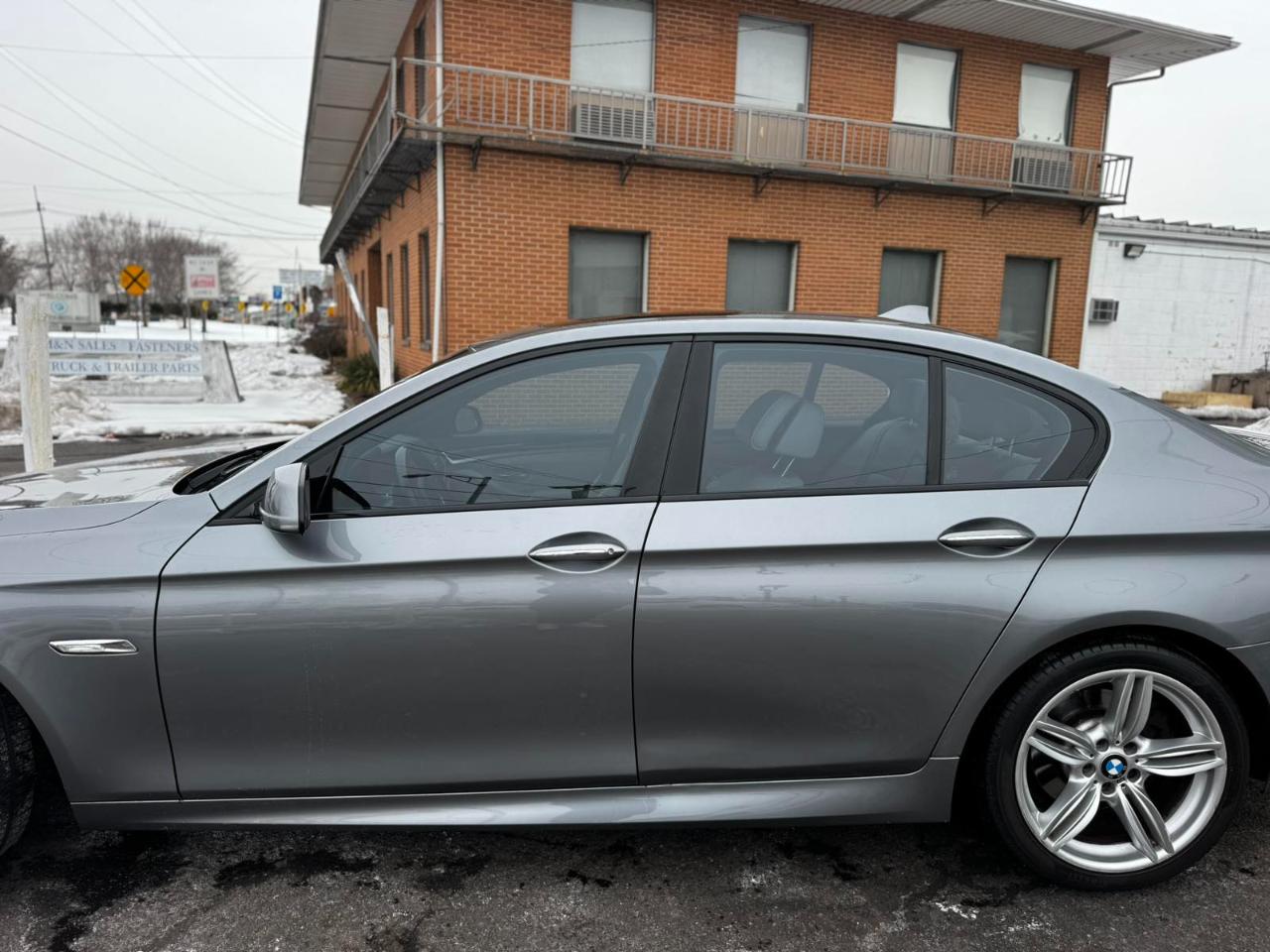 BMW 5 Series 4dr Sdn 535i RWD 2013