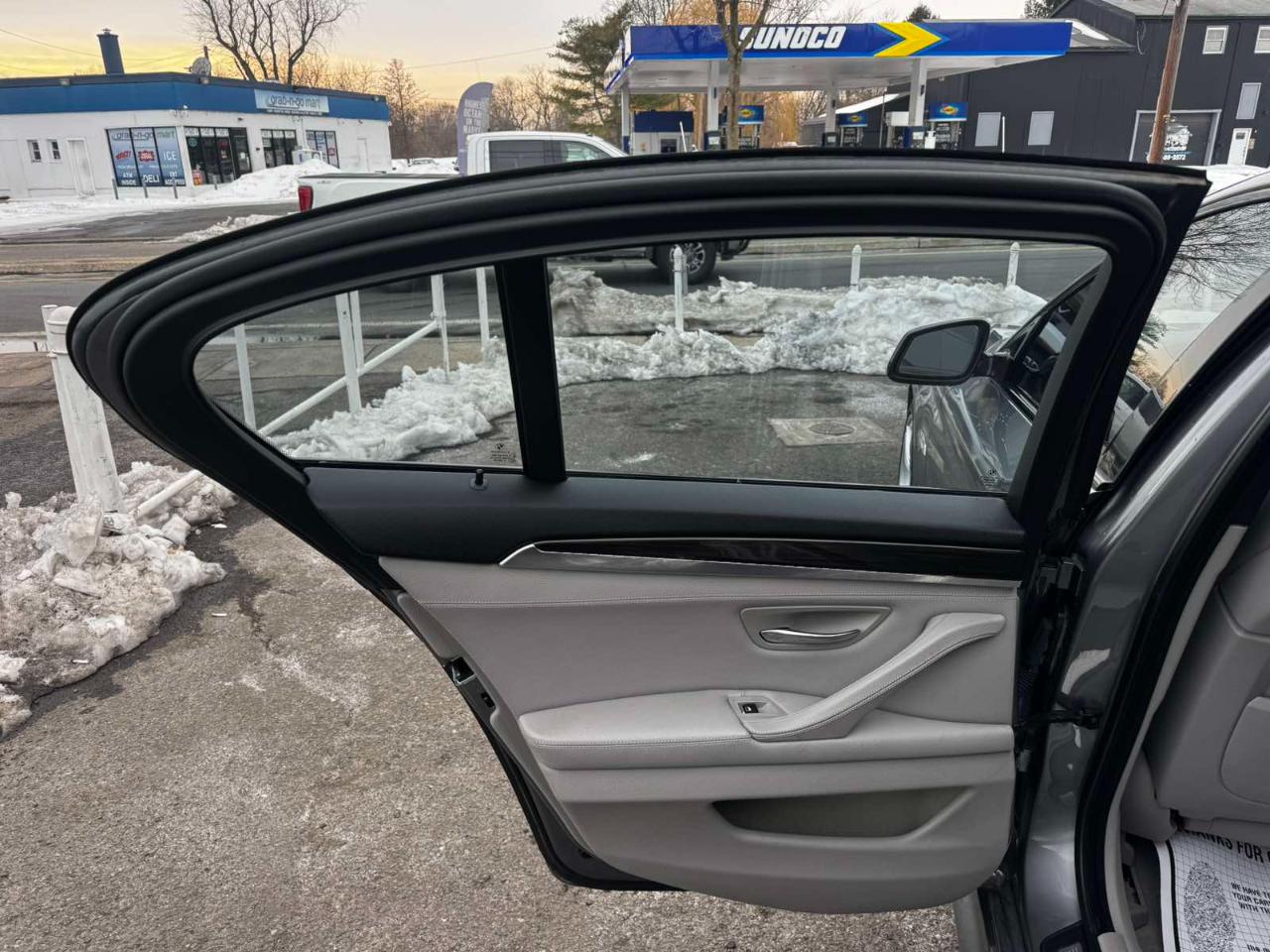 BMW 5 Series 4dr Sdn 535i RWD 2013