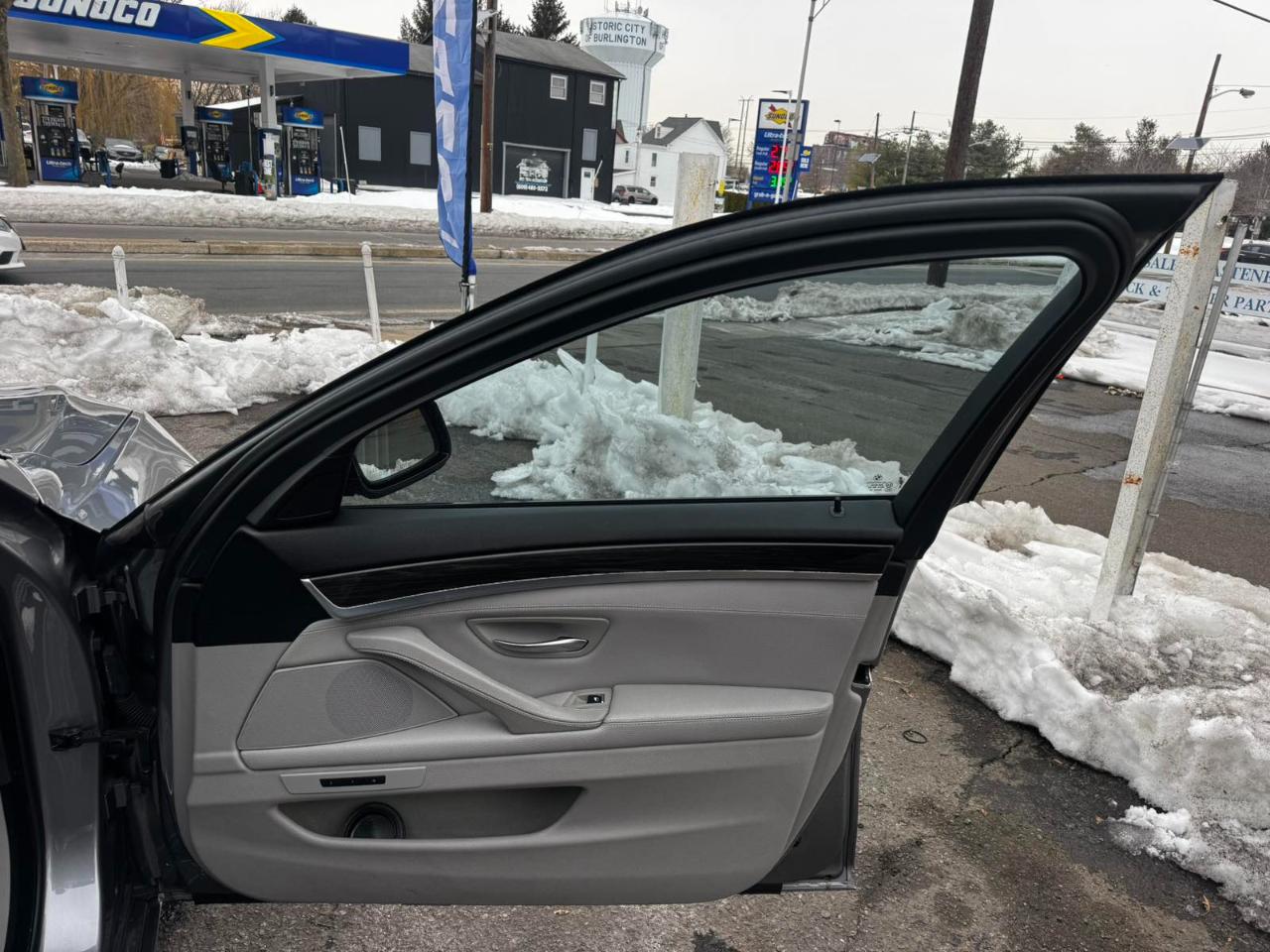 BMW 5 Series 4dr Sdn 535i RWD 2013