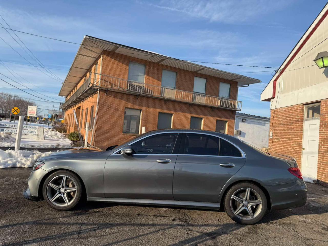 Mercedes-Benz E-Class E 300 Sport 4MATIC Sedan 2017