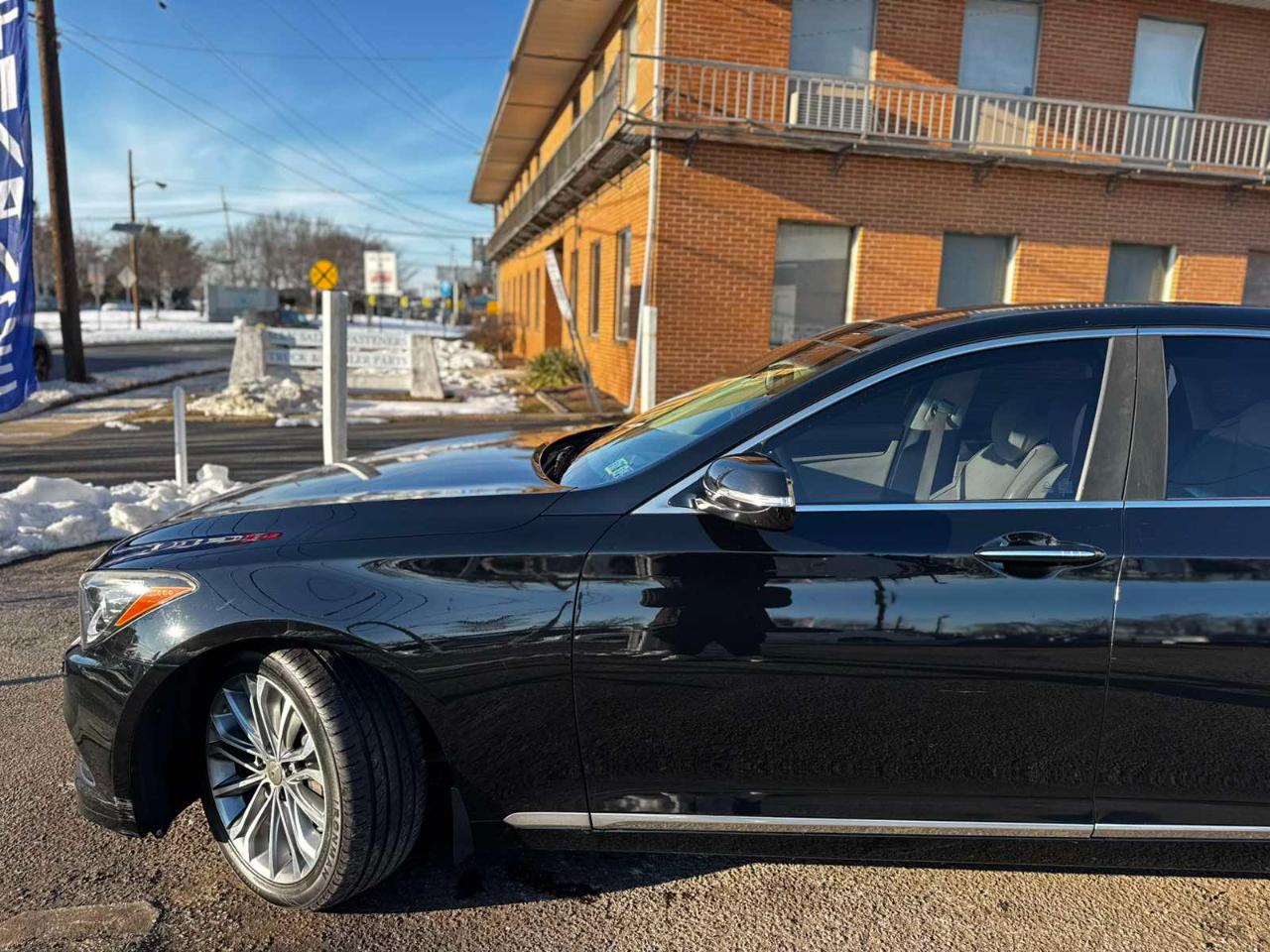 Hyundai Genesis 4dr Sdn V6 3.8L AWD 2016