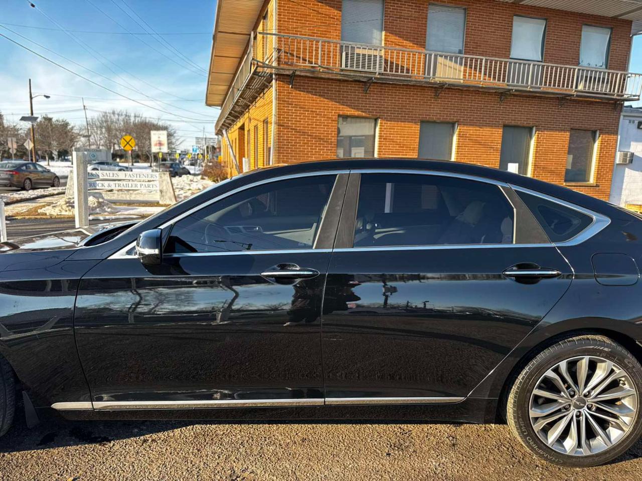 Hyundai Genesis 4dr Sdn V6 3.8L AWD 2016