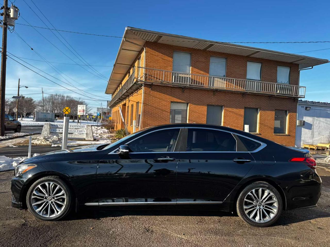 Hyundai Genesis 4dr Sdn V6 3.8L AWD 2016