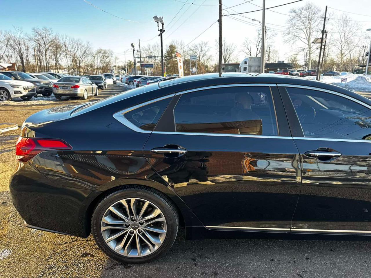 Hyundai Genesis 4dr Sdn V6 3.8L AWD 2016