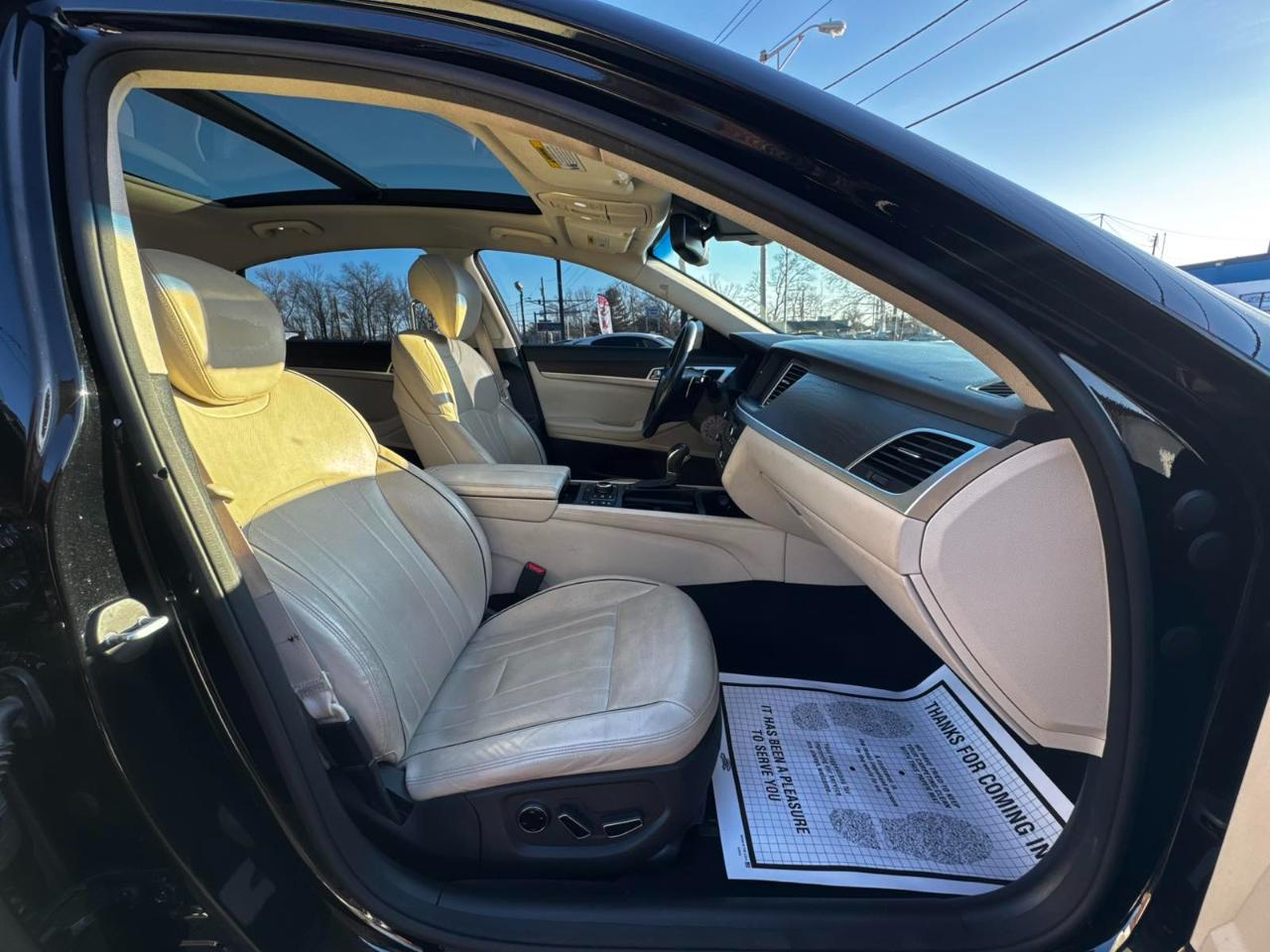 Hyundai Genesis 4dr Sdn V6 3.8L AWD 2016